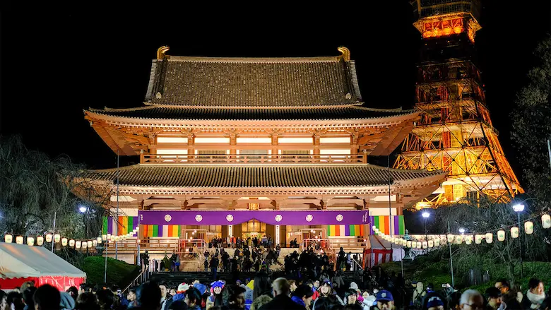 増上寺初詣の夜の写真