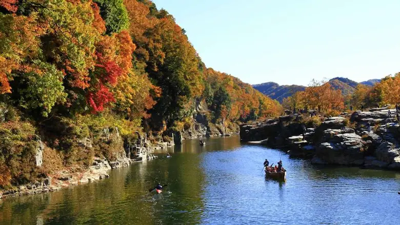 長瀞荒川ライン下りと紅葉の写真